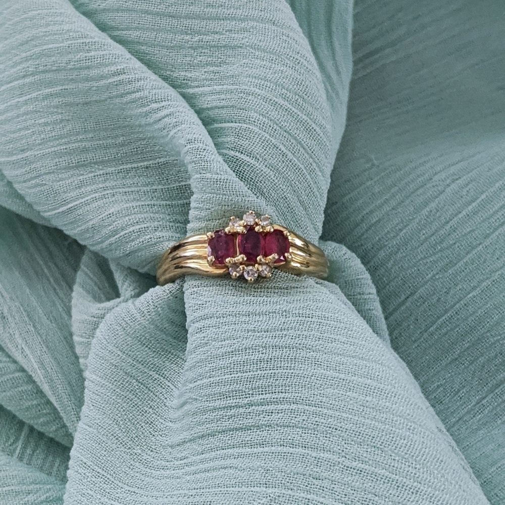 *SOLD* Ruby & Diamond 14k Solid Gold Ring Size US 6.5